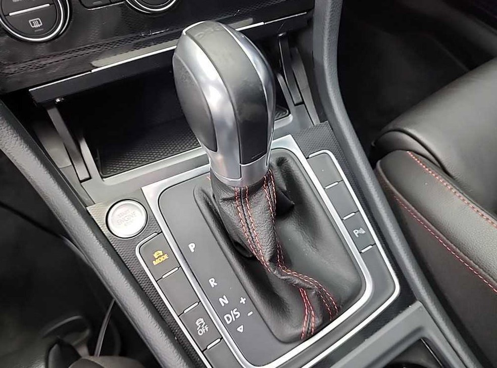 폭스바겐 골프 2.0 GTI 사진 10