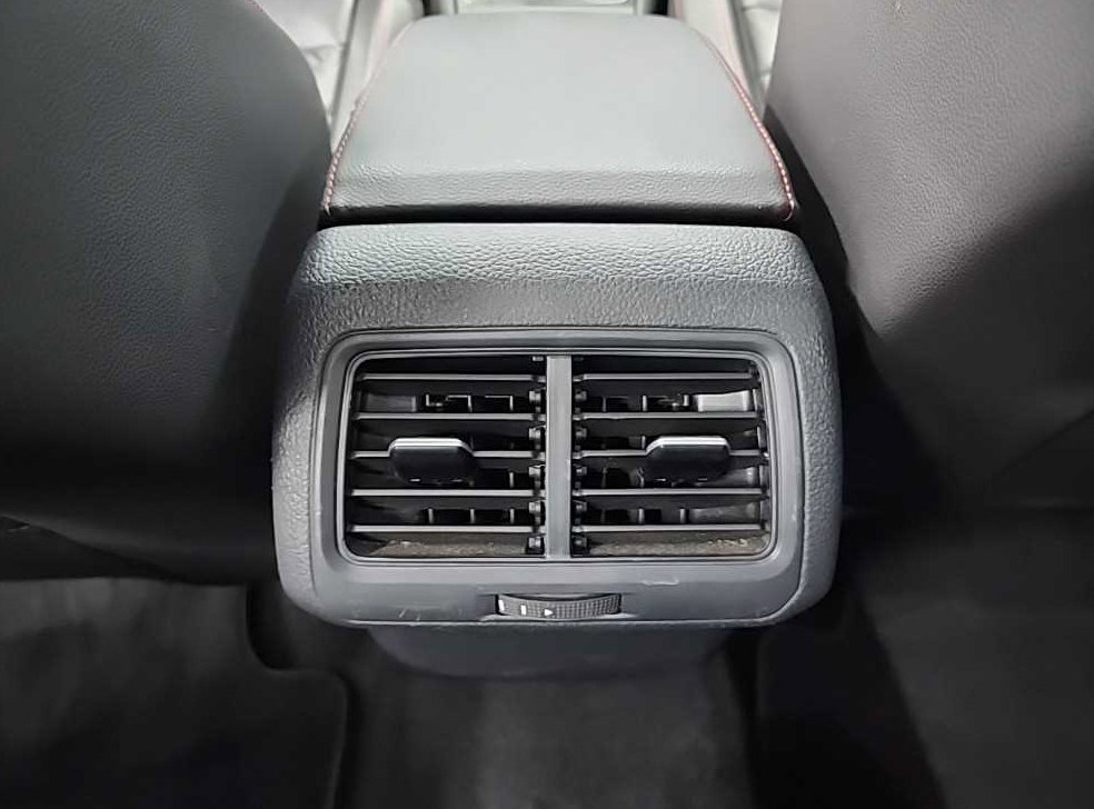폭스바겐 골프 2.0 GTI 사진 13