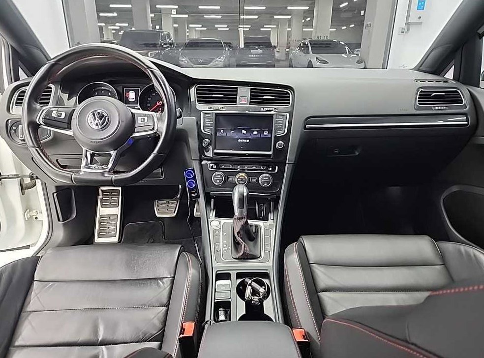 폭스바겐 골프 2.0 GTI 사진 7