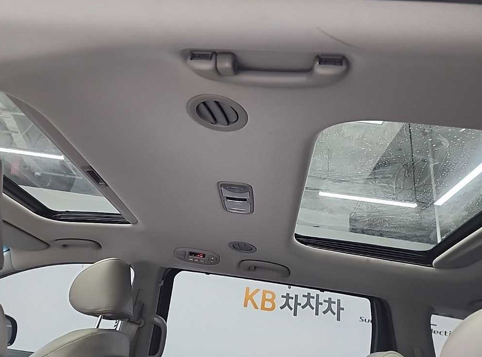 기아 카니발 디젤 9인승 프레스티지 사진 14