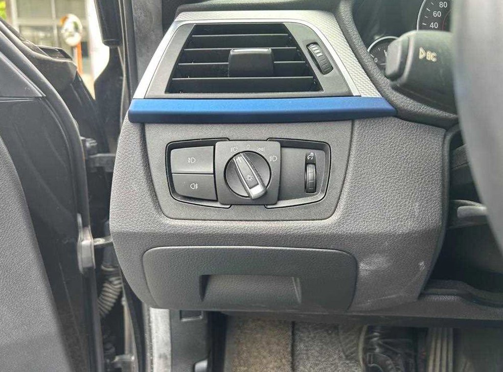 BMW 3시리즈 328i M 스포츠 사진 5