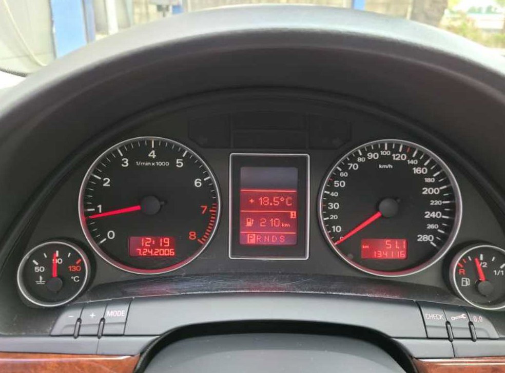 아우디 A4 2.0 사진 14
