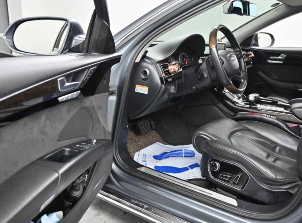 아우디 A8 3.0 TDI 콰트로 LWB 사진 11
