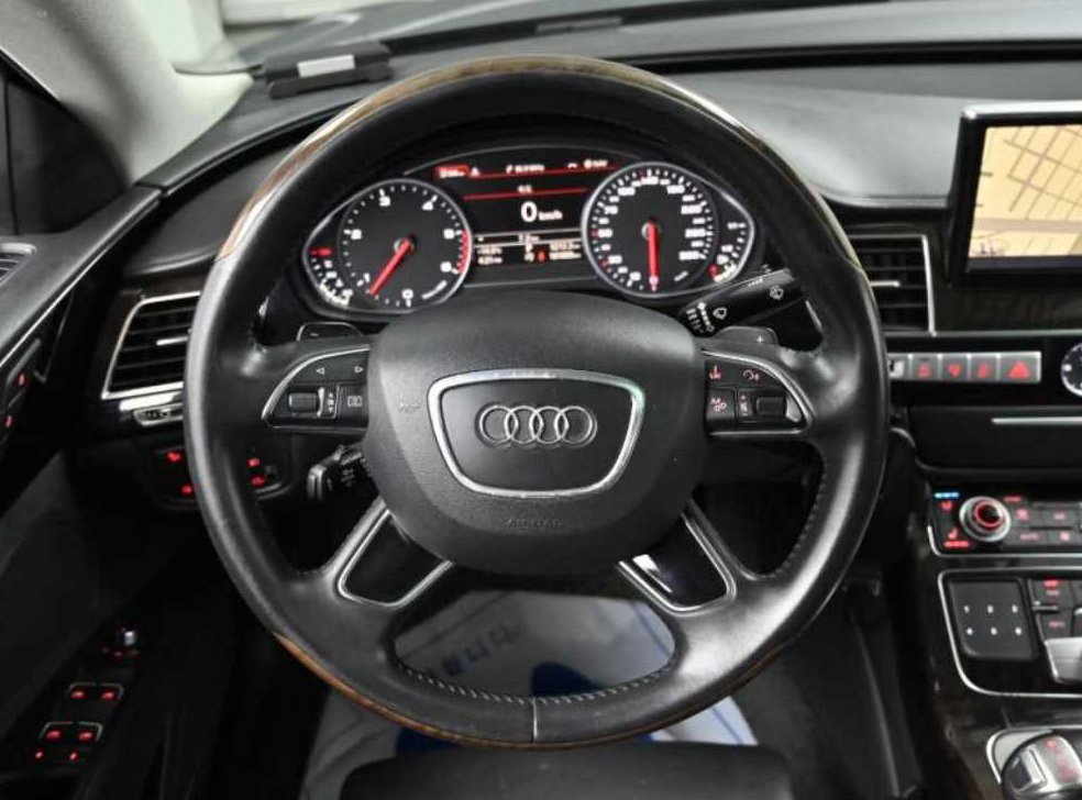 아우디 A8 3.0 TDI 콰트로 LWB 사진 13