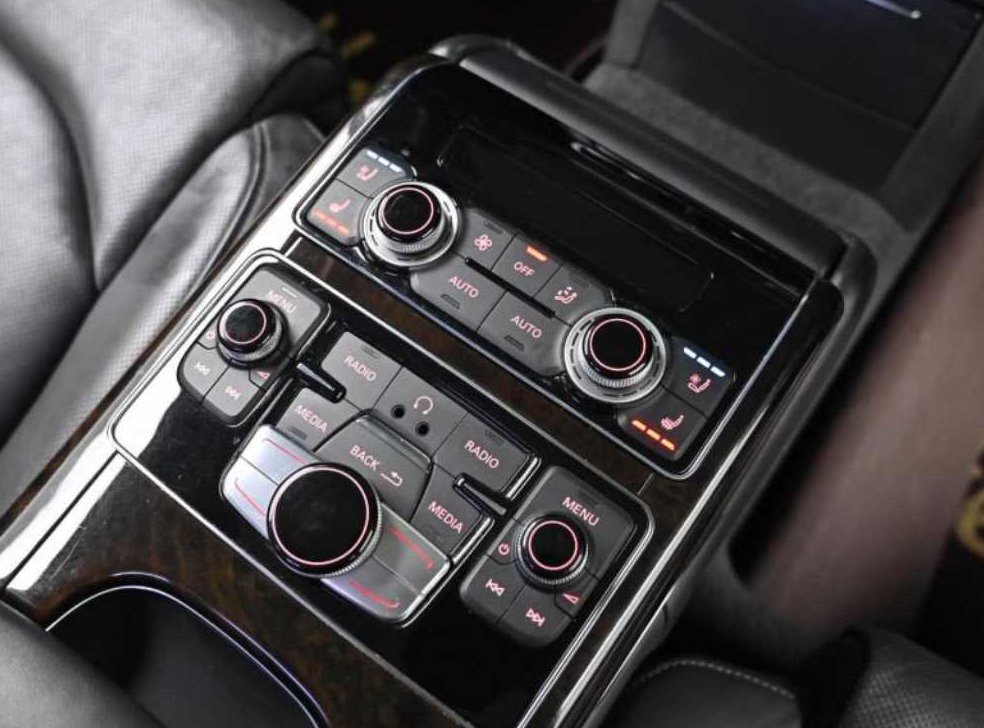 아우디 A8 3.0 TDI 콰트로 LWB 사진 16