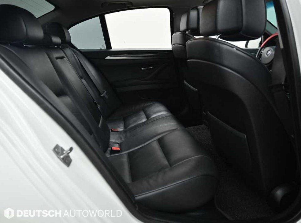 BMW 5시리즈 520d 사진 12