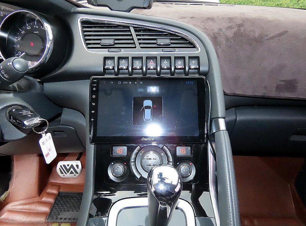 푸조 3008 1.6 e-HDI Eco-Turbo 사진 15