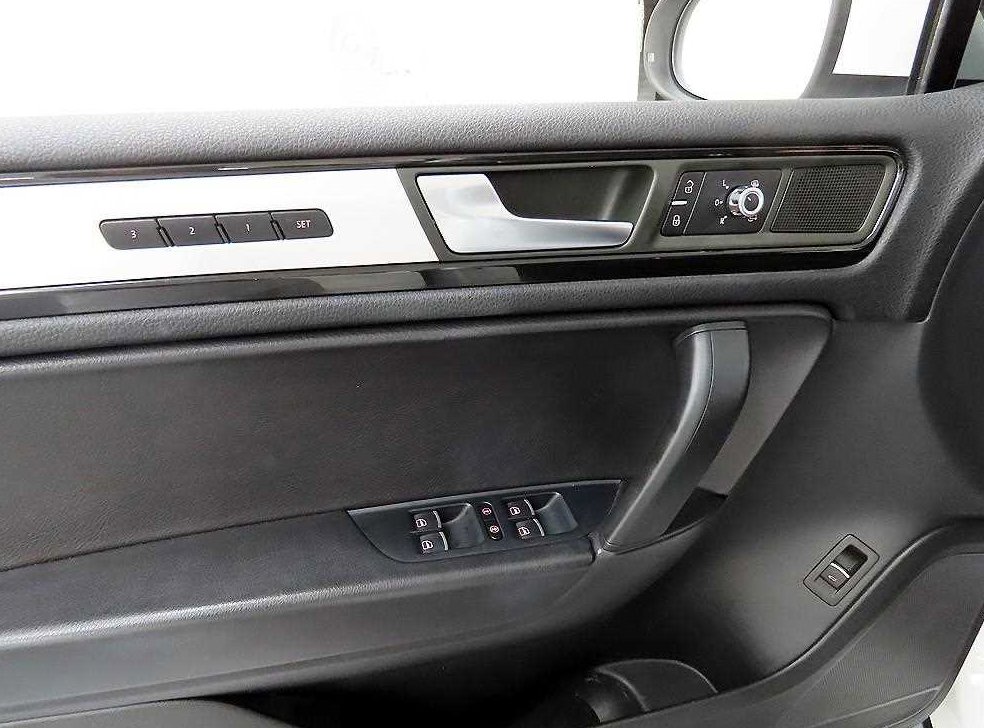 폭스바겐 투아렉 V6 3.0 TDI 블루모션 사진 15