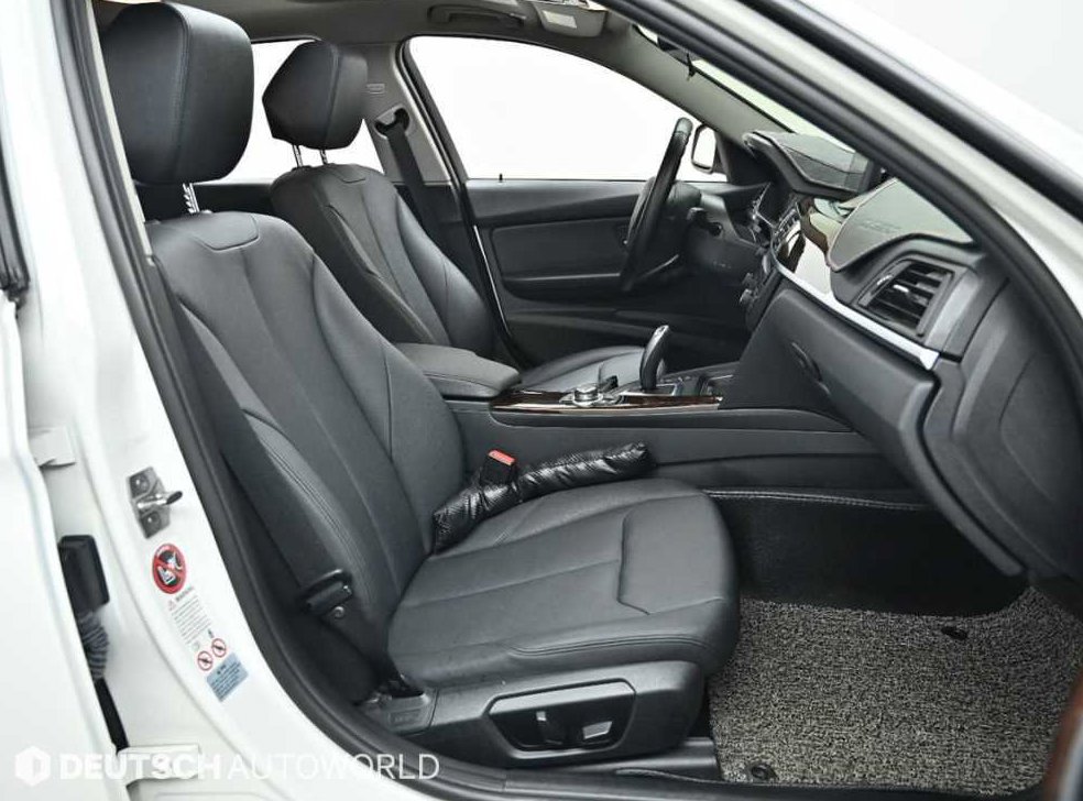 BMW 3시리즈 320d xDrive 사진 10