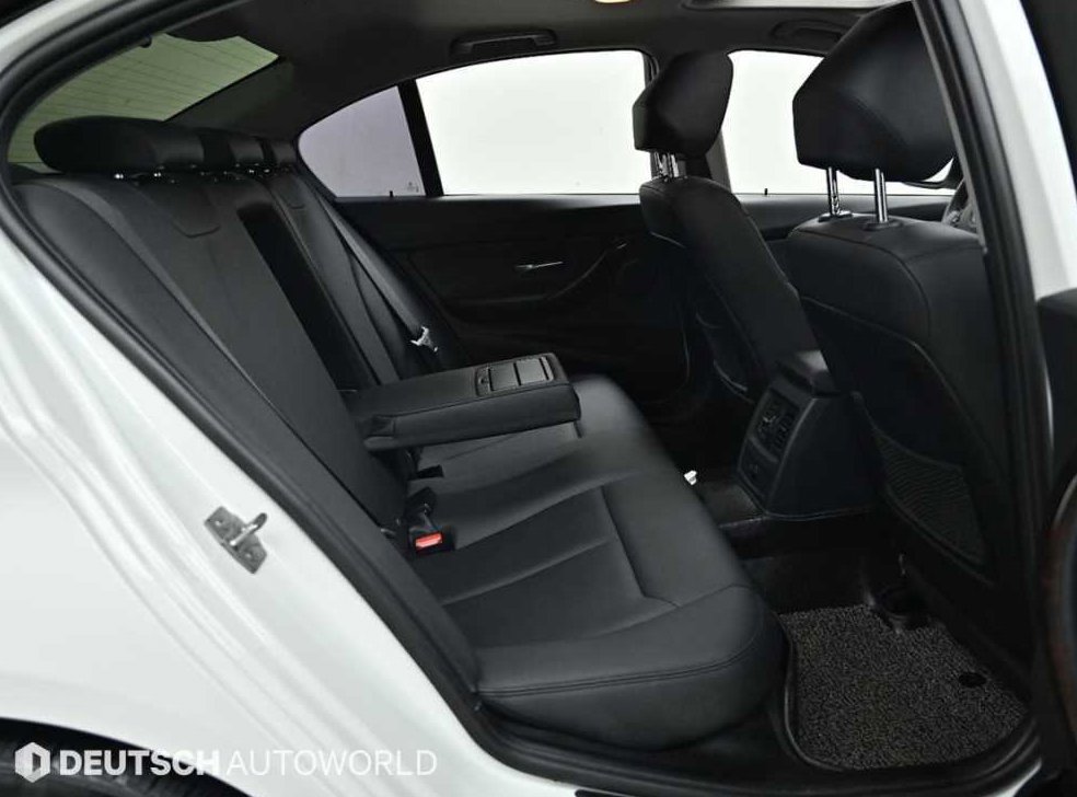 BMW 3시리즈 320d xDrive 사진 12
