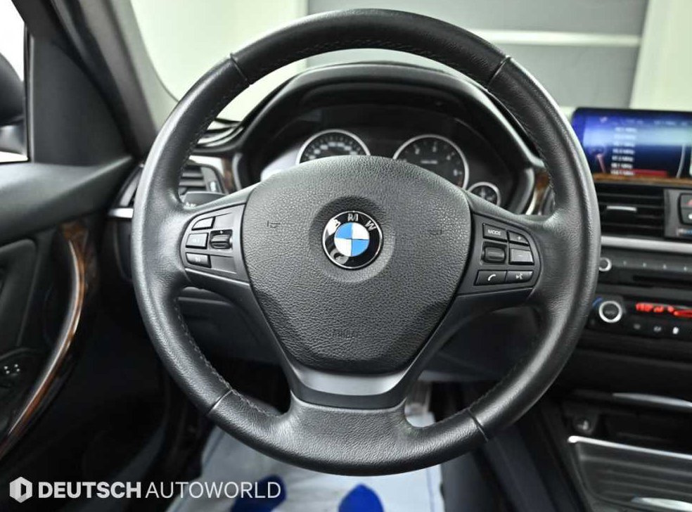 BMW 3시리즈 320d xDrive 사진 13