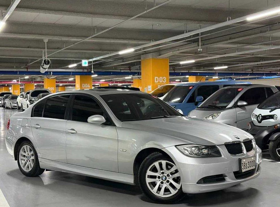 BMW 3시리즈 320i 세단 사진 2