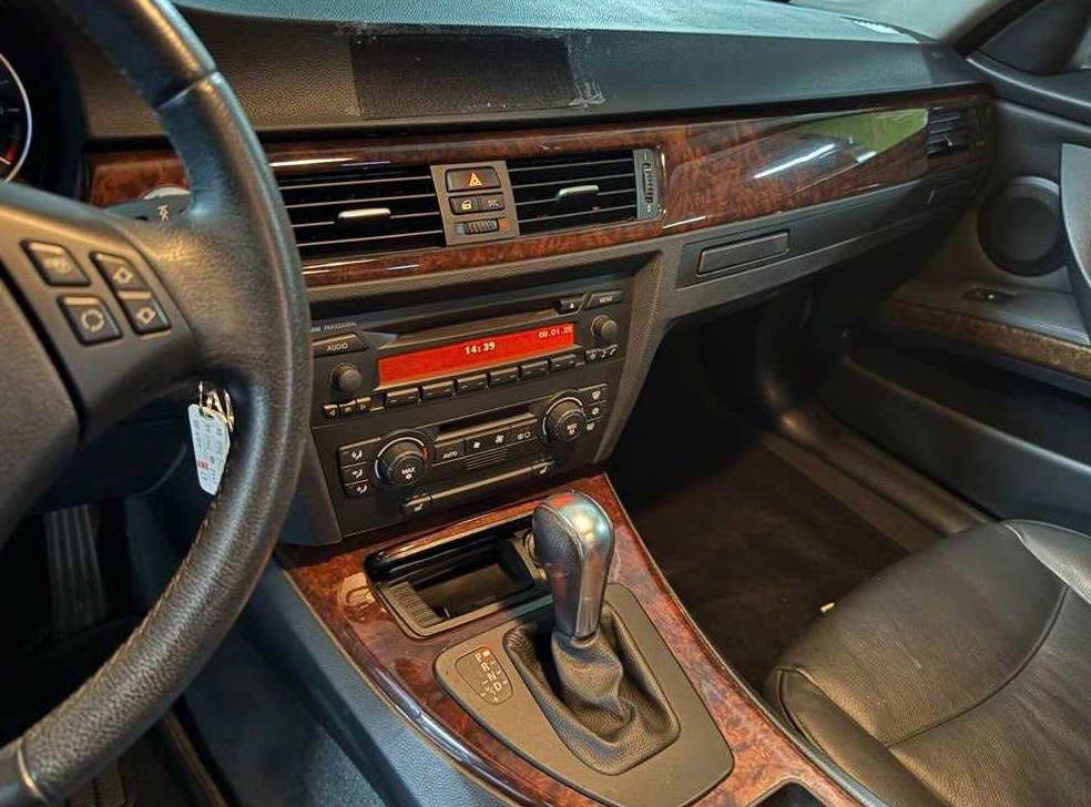 BMW 3시리즈 320i 세단 사진 8
