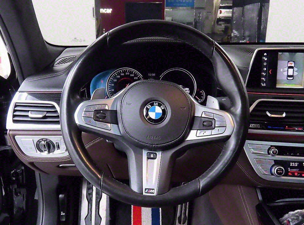 BMW 7시리즈 M760Li xDrive 사진 9