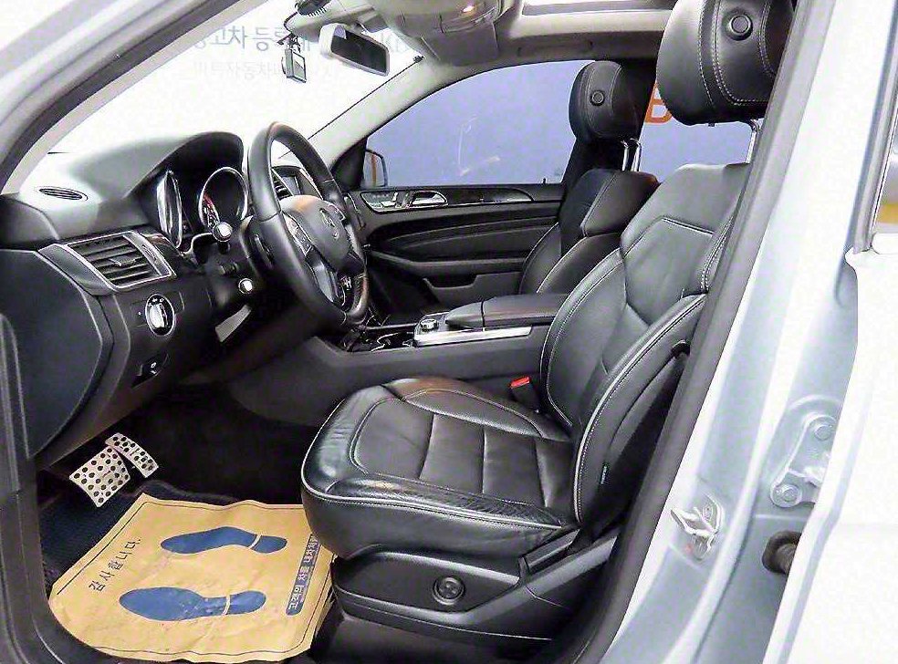 벤츠 M 클래스 ML350 블루텍 4매틱 사진 4