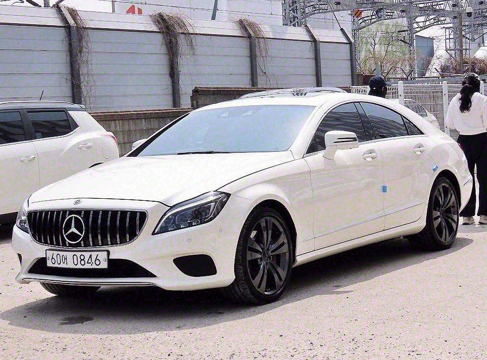 벤츠 CLS 클래스 CLS 350 d 4MATIC 사진 2