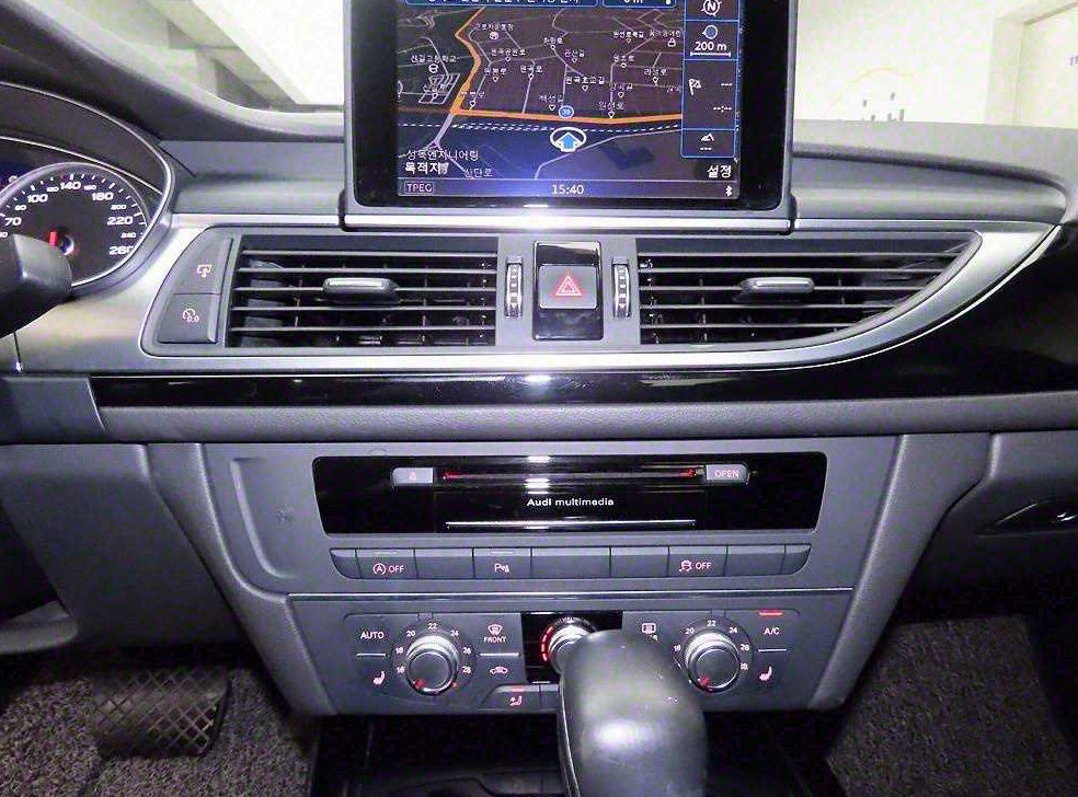 아우디 A6 40 TFSI 콰트로 사진 13