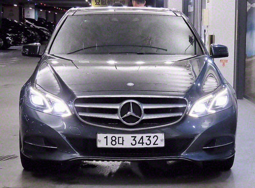벤츠 E 클래스 E300 4MATIC 아방가르드 사진 2