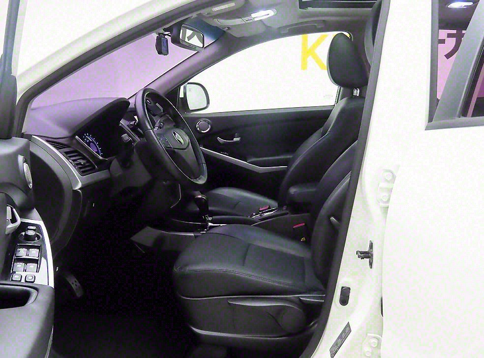 KG모빌리티(쌍용)  코란도 2WD 2.0 CVT 사진 13