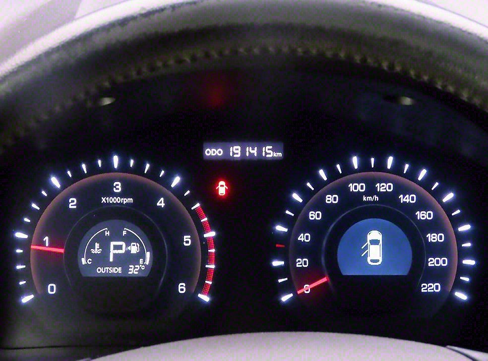 KG모빌리티(쌍용)  코란도 2WD 2.0 CVT 사진 6