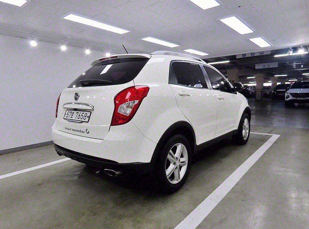 KG모빌리티(쌍용)  코란도 2WD 2.0 RX 사진 4