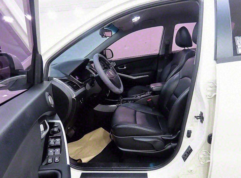 KG모빌리티(쌍용)  코란도 2WD 2.0 RX 사진 5