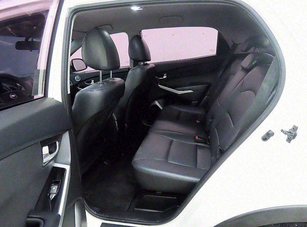 KG모빌리티(쌍용)  코란도 2WD 2.0 RX 사진 6