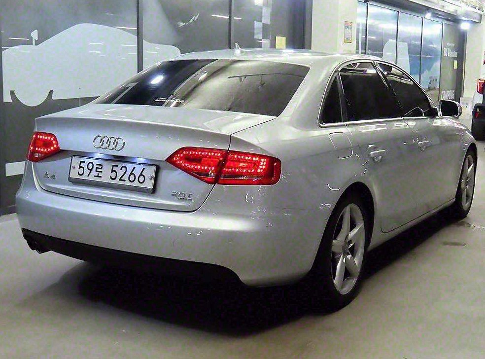 아우디 A4 2.0 TFSI 콰트로 사진 4