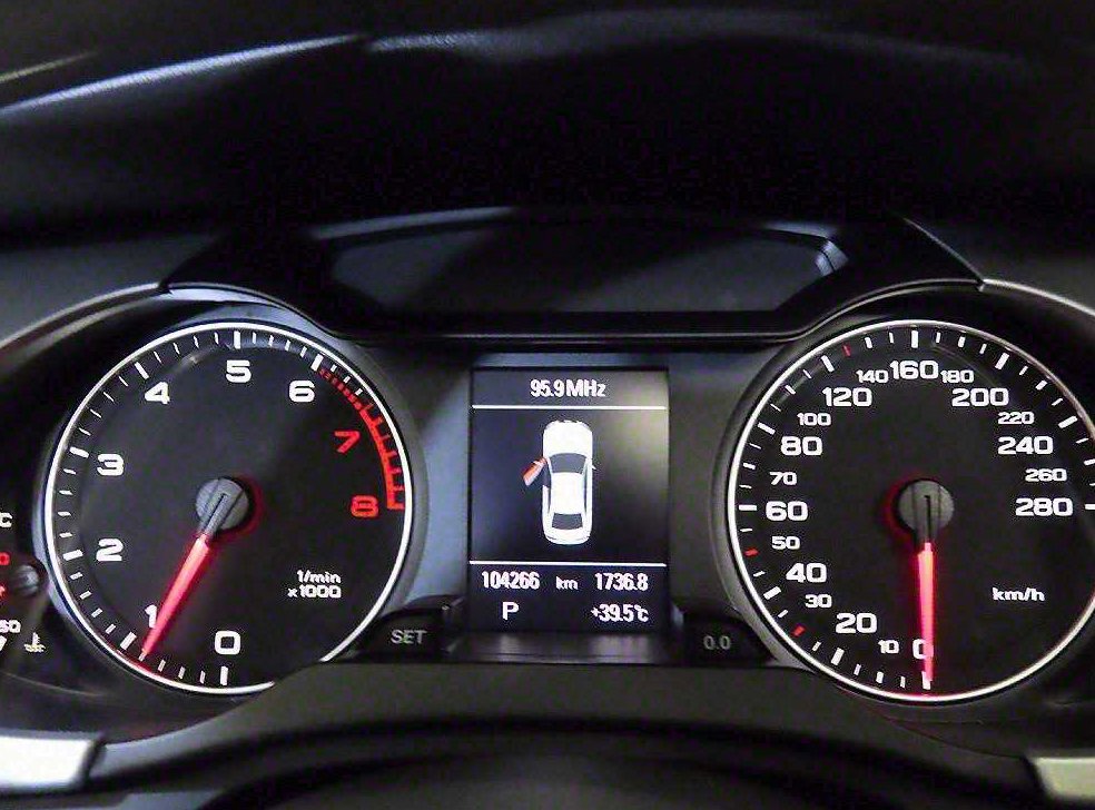 아우디 A4 2.0 TFSI 콰트로 사진 9