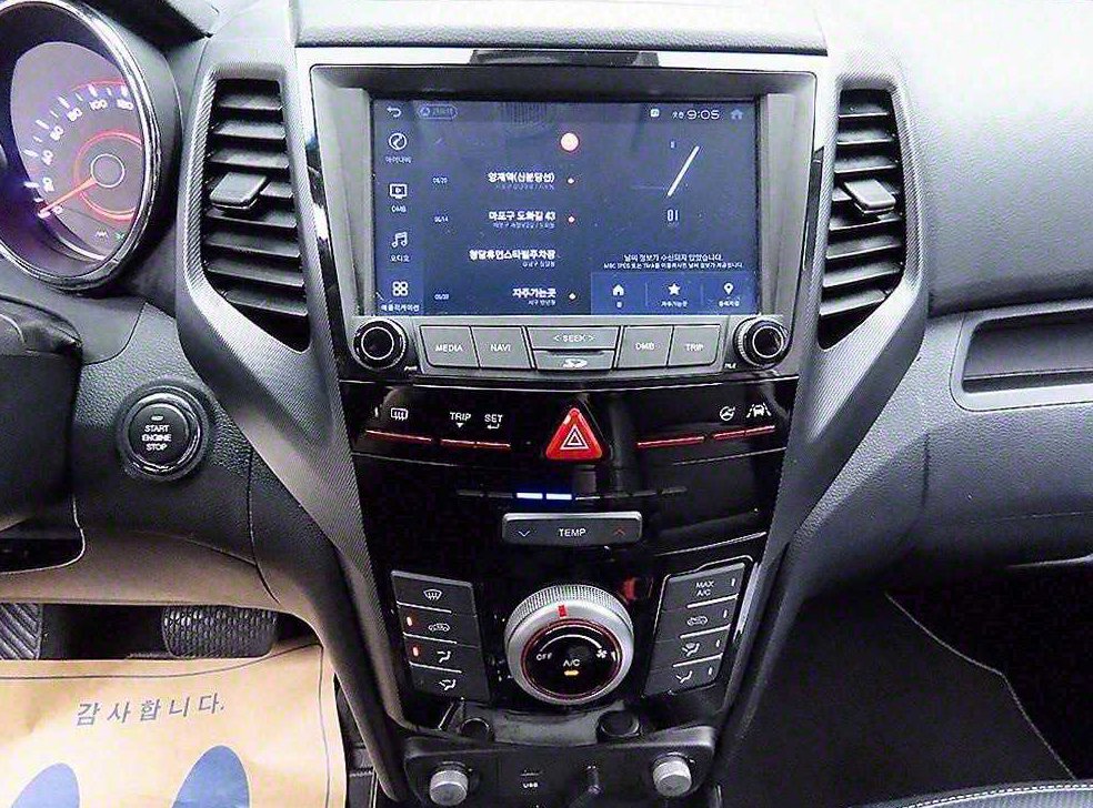 KG모빌리티(쌍용)  티볼리 디젤 2WD 1.6 LX 사진 14