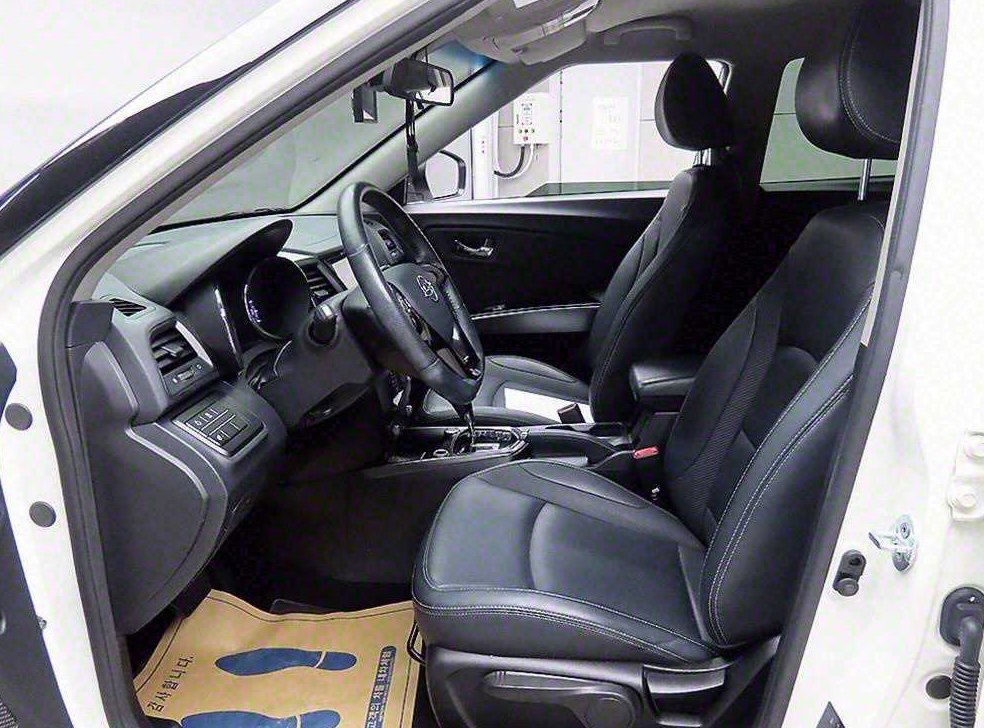 KG모빌리티(쌍용)  티볼리 디젤 2WD 1.6 LX 사진 5