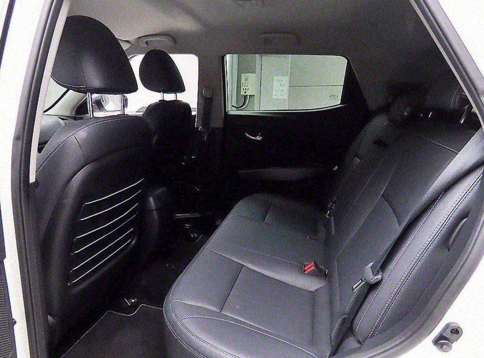 KG모빌리티(쌍용)  티볼리 디젤 2WD 1.6 LX 사진 6