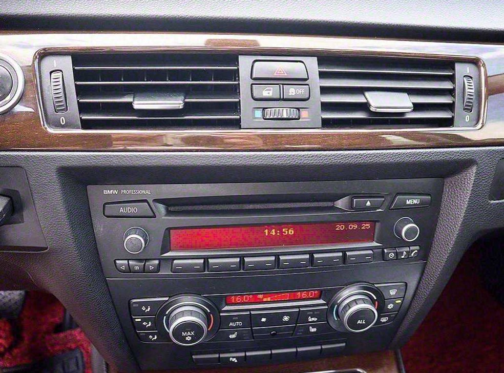BMW 3시리즈 320i 세단 사진 14