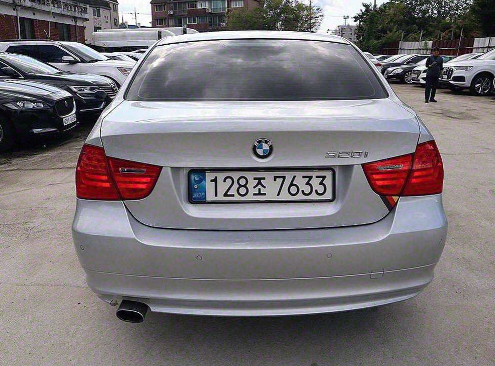 BMW 3시리즈 320i 세단 사진 4