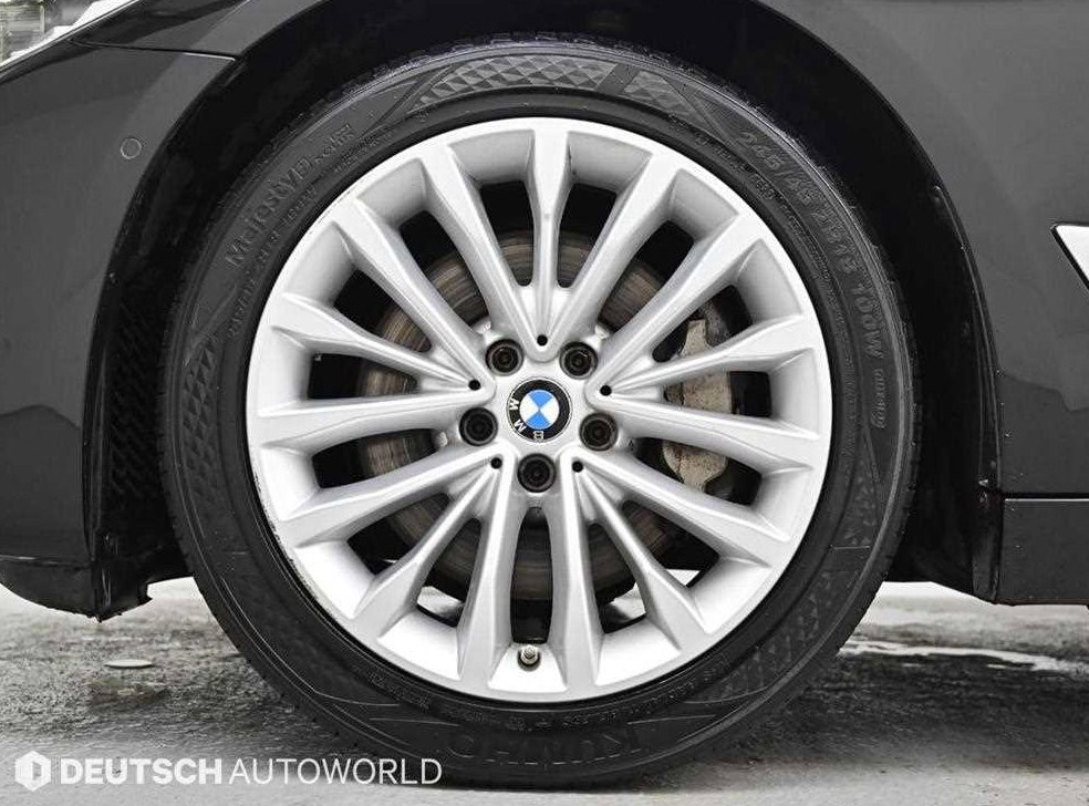BMW 5시리즈 530i 럭셔리 플러스 사진 3