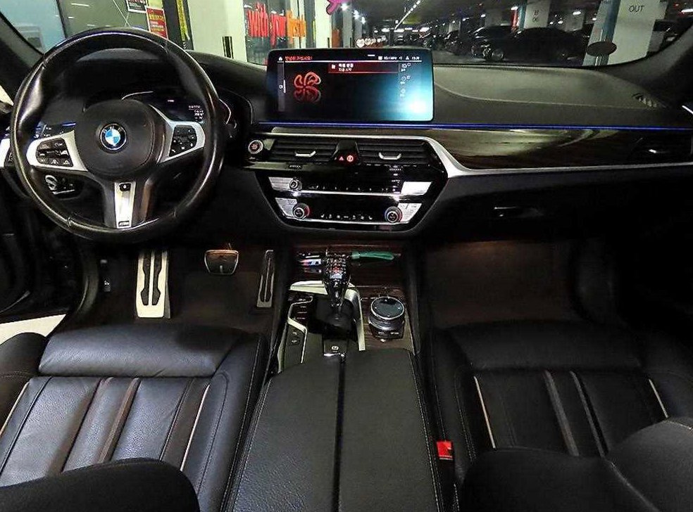 BMW 5시리즈 520i M 스포츠 사진 10