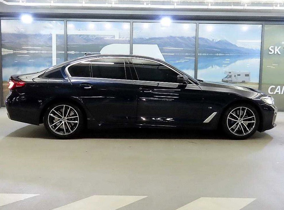 BMW 5시리즈 520i M 스포츠 사진 3