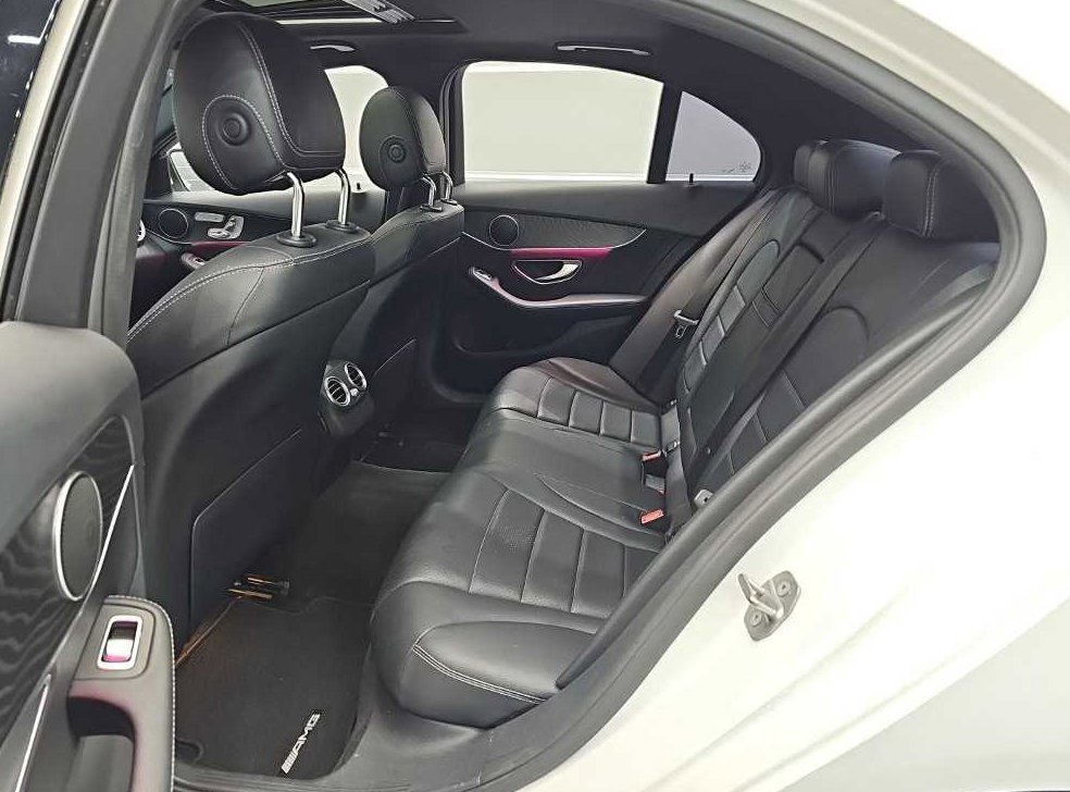 벤츠 C 클래스 C200 AMG LINE 사진 12