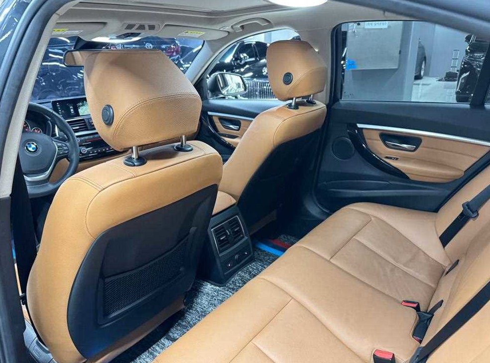 BMW 3시리즈 320i 럭셔리 사진 11