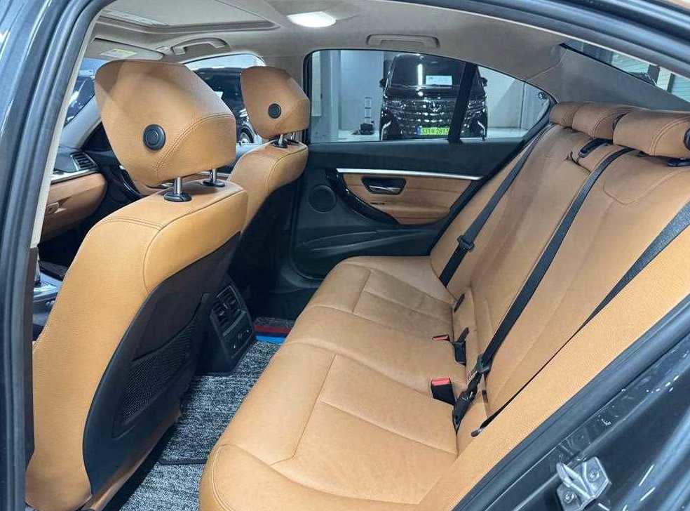 BMW 3시리즈 320i 럭셔리 사진 12