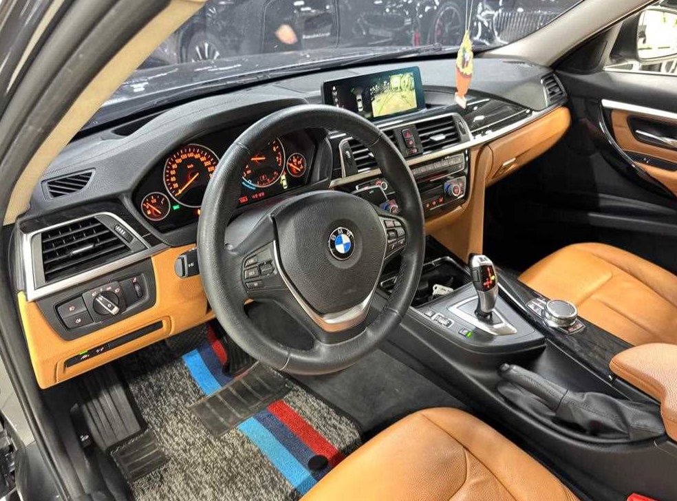 BMW 3시리즈 320i 럭셔리 사진 4