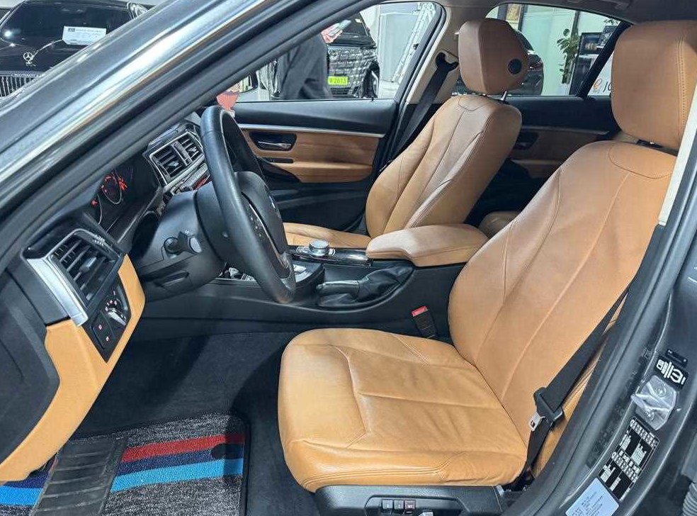 BMW 3시리즈 320i 럭셔리 사진 6