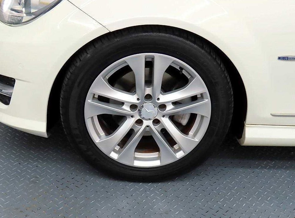 벤츠 C 클래스 C200 CGI 아방가르드 사진 19