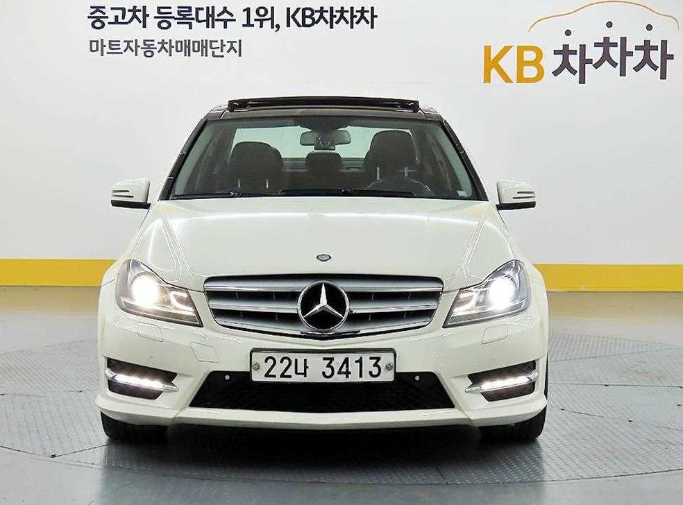 벤츠 C 클래스 C200 CGI 아방가르드 사진 2