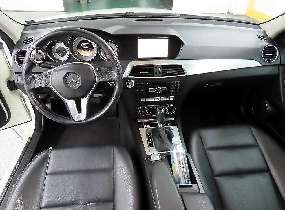 벤츠 C 클래스 C200 CGI 아방가르드 사진 7