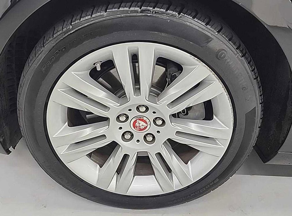 재규어 XF 2.0D 포트폴리오 사진 18