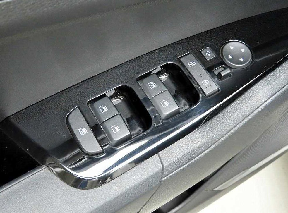기아 스포티지 2.0 디젤 2WD 사진 12