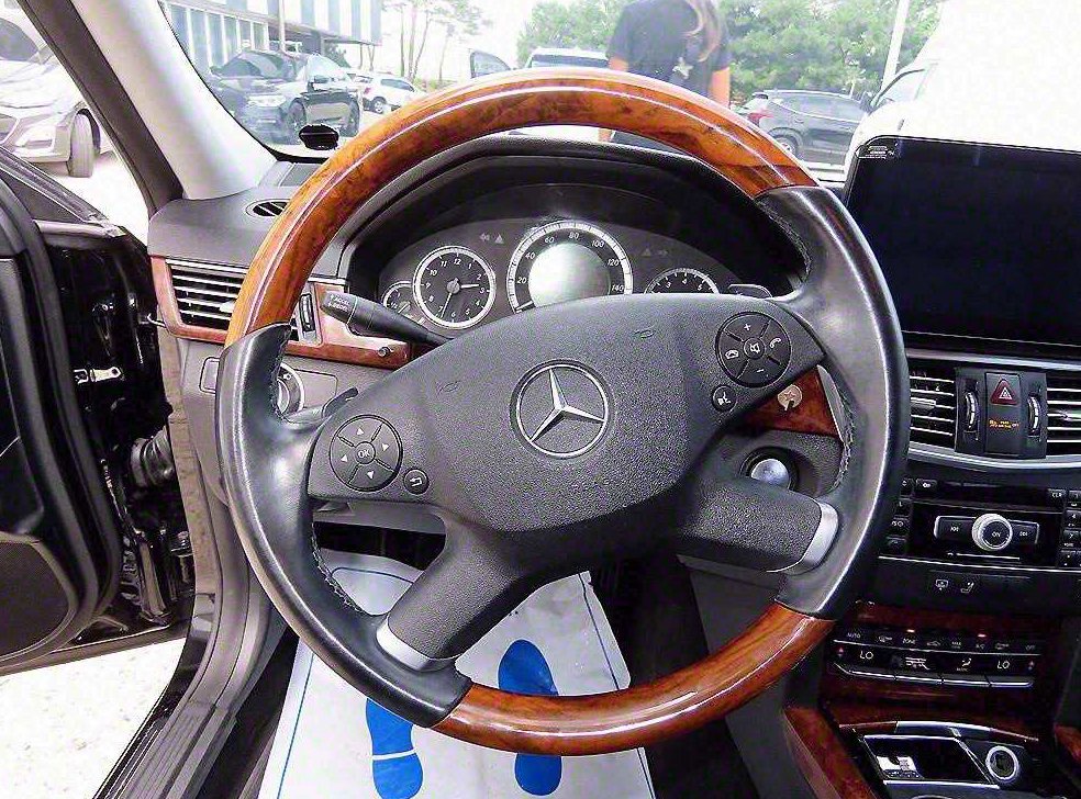 벤츠 E 클래스 E350 4MATIC 사진 8