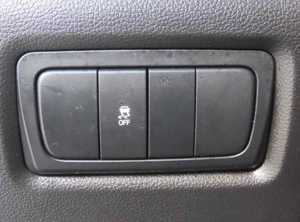 KG모빌리티(쌍용)  코란도 2WD 2.0 CVT 사진 10