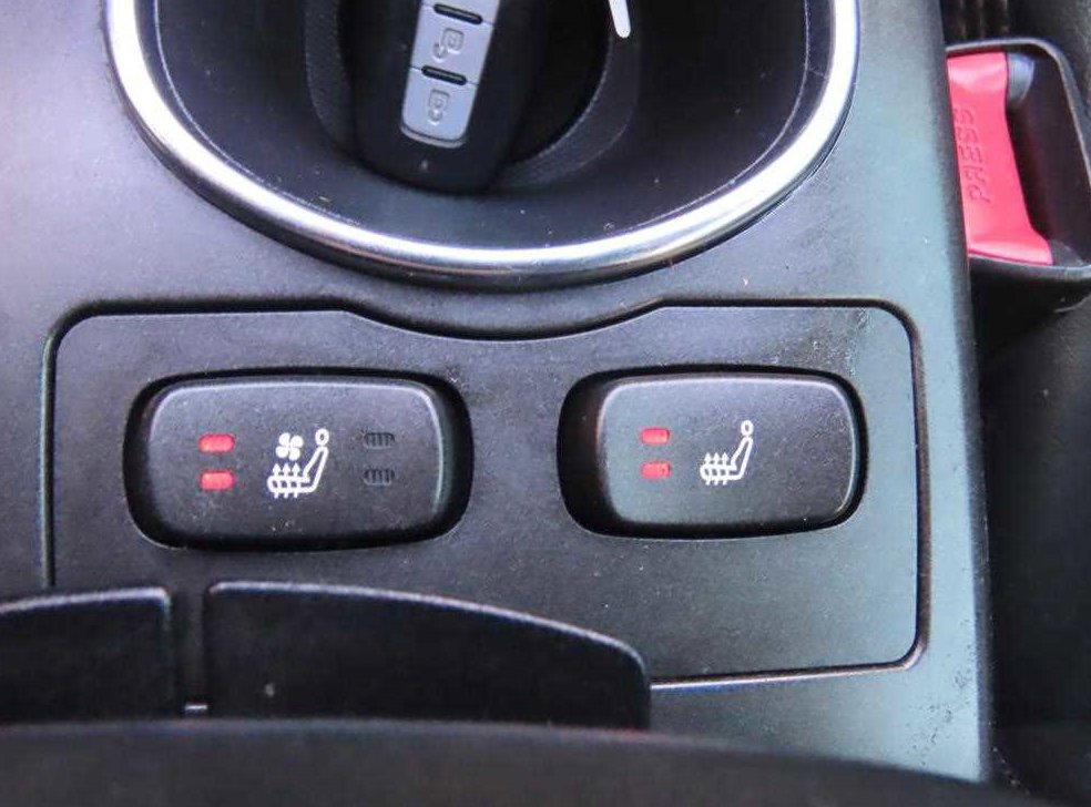 KG모빌리티(쌍용)  코란도 2WD 2.0 CVT 사진 12